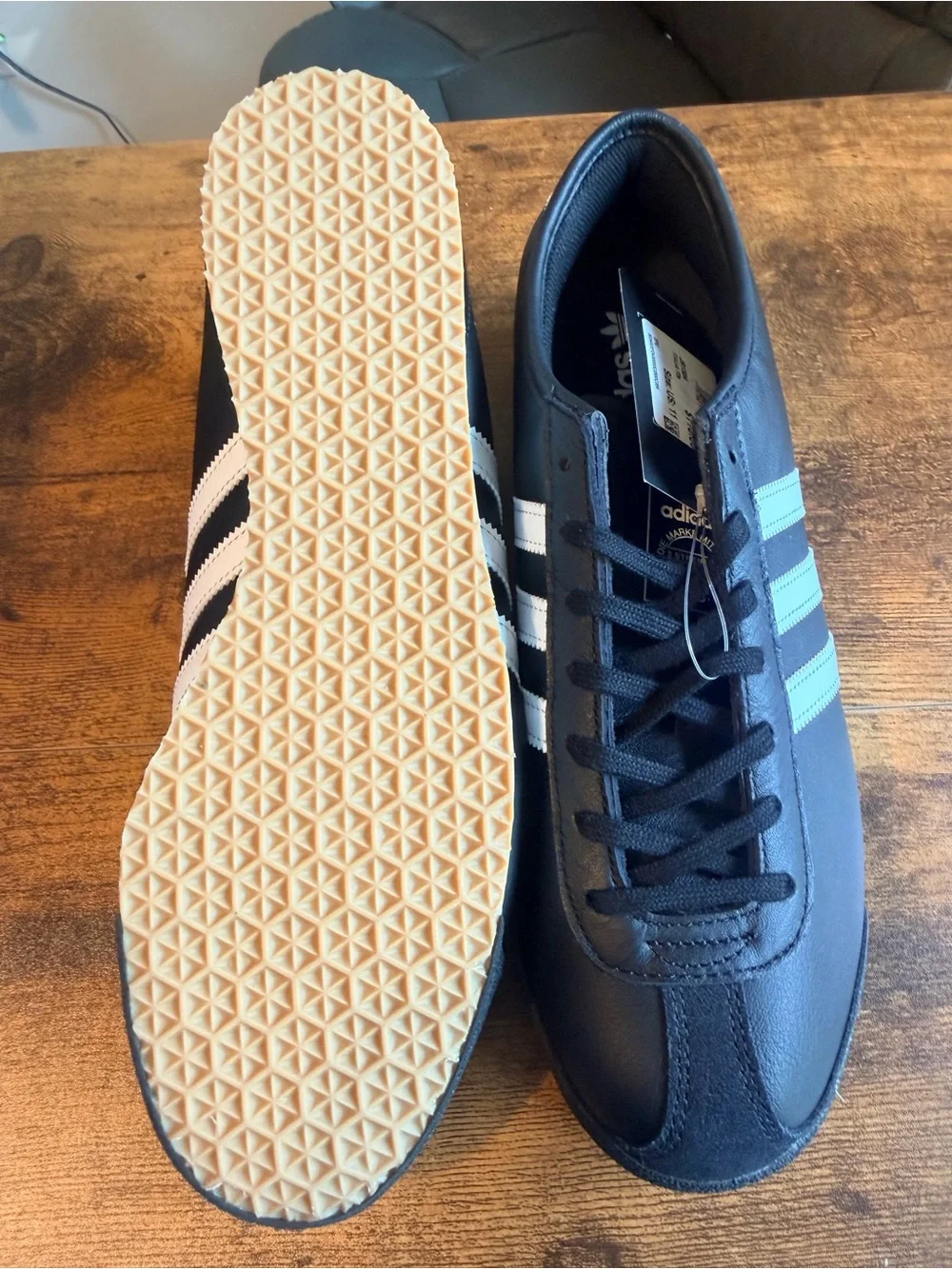 adidas Men’s Black & White Italias 11M